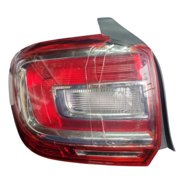 Lanterna Traseira Esquerda Renault Logan 2014 2021 Detalhe