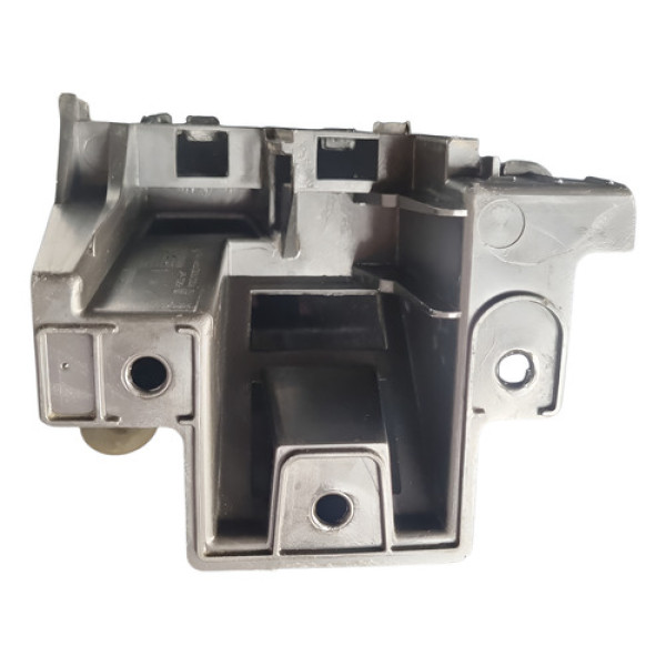 Guia Parachoque Traseira Esquerda Vw Jetta 2011 2014