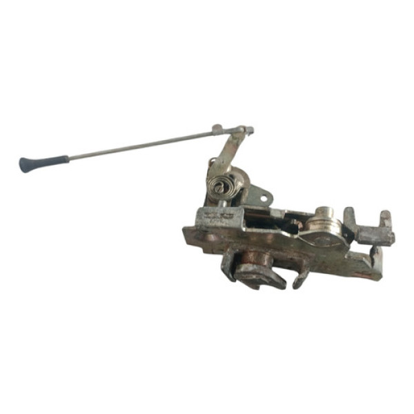 Fechdura Porta Dianteira Direita Vw Kombi  1998 A 2013