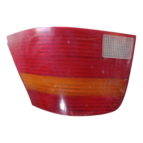 Lanterna Traseira Direita Vw Golf C Detalhe  Direito