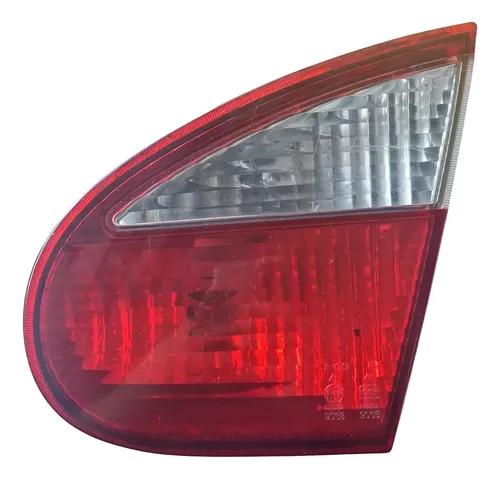 Lanterna Tampa Traseira Daewoo Lanos 97 A 99 Direita Direito/passageiro Vermelho